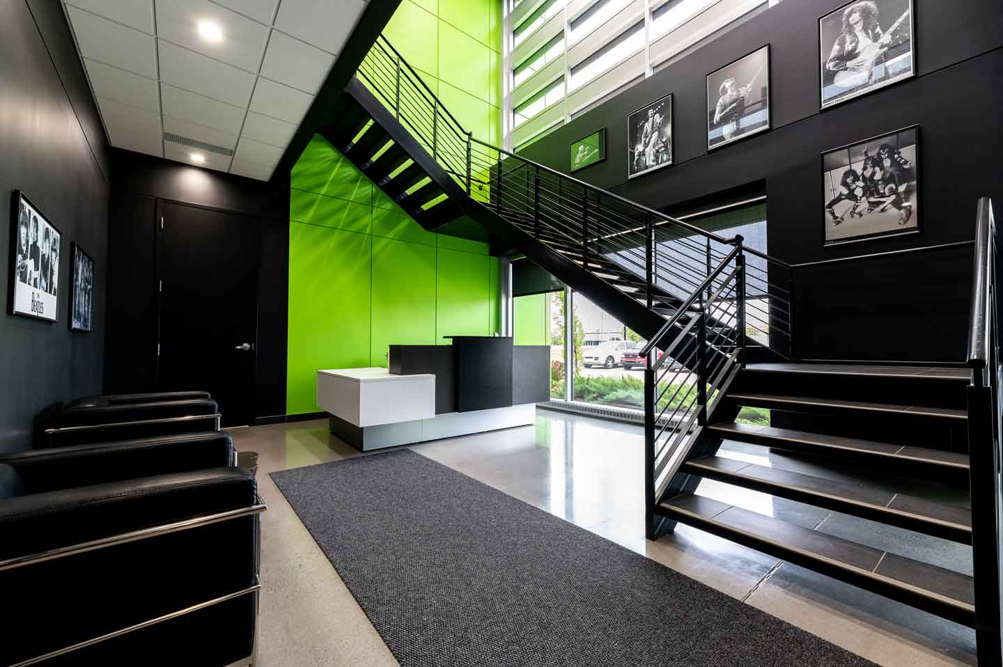 Intellimix headquarters at 5775 Boulevard Thimens in Saint-Laurent, Quebec